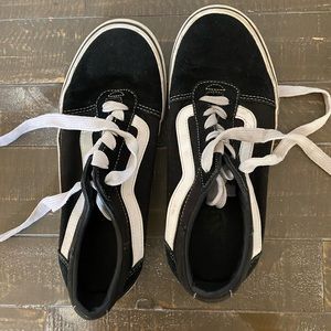 Old Skool Black Women’s Vans sz 8